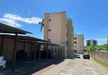 Apartamento com 2 dormitórios, banheiro, sala, cozinha, varanda com churrasqueira e garagem.&lt;br&gt;ficam no apartamento os ares condicionados, móveis planejados, fogão e lustres.&lt;br&gt;apartamen