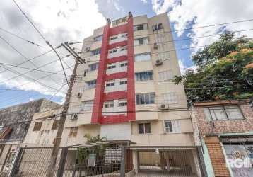 Apartamento no bairro cidade baixa , entrar e morar , living com churrasqueira , cozinha americana,, banheiro social. predio conservado . para maiores informações estou disponível peçlo whatsapp