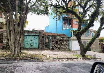 Vendo  terrenoo  no bairro partenom em porto alegre. ótimo terreno à venda no bairro partenon, situado na rua doze de outubro, com fácil acesso à avenida bento gonçalves. com uma área total de 240,41 