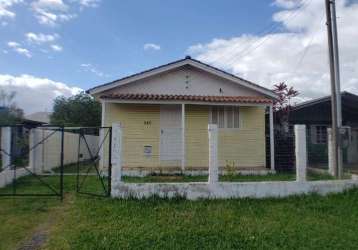 Casa com 2 dormitórios em rua asfaltada no bairro ponta grossa.85m² privativos, sala, 2 dormitórios, banheiro social, cozinha ampla. pátio na frente com espaço para 2 carros e quintal amplo com canil.