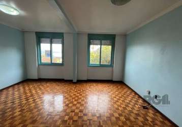 Excelente apartamento do condomínio jardim zona sul. originalmente de 3 quartos, hoje transformado em 2 quartos com sala ampliada. &lt;br&gt;cozinha com armário de pia e lavanderia separada. &lt;br&gt