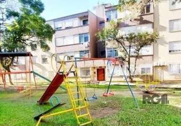 Apartamento com sala, cozinha ampla e lavanderia com tanque,1 banheiro, 1 quarto, ensolarado pela manhã e bem ventilado. &lt;br&gt;piso de cerâmica, ventilador de teto, gradeado.&lt;br&gt;condomínio c