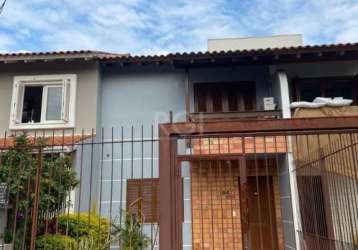 Casa com 2 dormitórios, 85m², semi mobiliado, localizada na zona sul de porto alegre