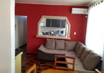 Apartamento 02 dormitórios no partenon, em porto alegre.&lt;br&gt;apartamento em ótimo estado, living dois ambientes, cozinha, banheiro, área de serviço, reformado, elétrica e hidráulica, silencioso, 