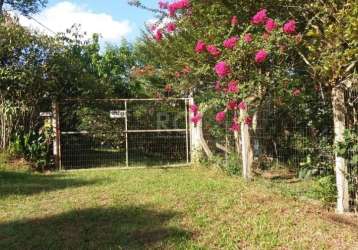 Otima área medindo 4, 4 hectares,  á 600 metros da estrada do lami.&lt;br&gt;otima para criação, hotelaria.&lt;br&gt;possui uma casa simples.&lt;br&gt;nao perca tempo, ligue e marque sua visita.