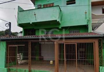 Casa com ótimo terreno localizado bairro medianeira , medindo 8.80m x 45,44 m . o mesmo era usado para comercio , ponto de padaria , fica todos utensílios &lt;br&gt; localizada na rua oscar schneider,