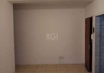 Apartamento na rua felicissimo de azevedo, próximo a carlos  gomes e a cristóvão colombo.&lt;br&gt;1 dormitório&lt;br&gt;1  banheiro&lt;br&gt;sala &lt;br&gt;cozinha &lt;br&gt;área de fundos.