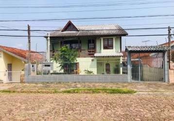 Casa 6 dormitórios, 3 vagas, bairro cavalhada.    &lt;br&gt;   &lt;br&gt;sobrado bairro cavalhada , com 6 dormitórios sendo  2 suítes , 3 salas, 5 banheiros, 2 cozinhas, podendo ser dividida em 2 casa