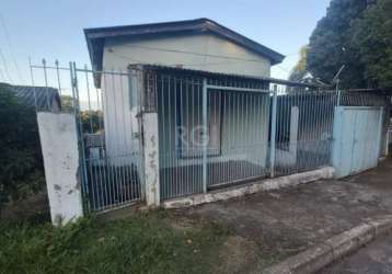 Terreno comercial com sala e peças para alugar, próximo ao mercado carboni da estrada afonso lourenço mariante . terreno medindo 10 x 30, agende sua visita&lt;br&gt;não financia!  somente a vista.