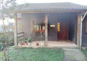 Excelente casa de 3 dormitórios, sendo uma suíte, sala, cozinha, pátio grande, garagem para 2 carros. estuda proposta! vem pra clipes você também,  agende já sua visita!