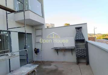 Casa charmosa com 2 quartos e área gourmet no bairro são luís - barra mansa/rj