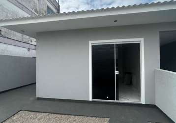 Casa com 2 quartos à venda na rua alcino navegantes moreira, 9008, barra do aririú, palhoça por r$ 299.000