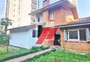 Casa com 4 dormitórios para alugar, 240 m² por r$ 9.720,00/mês - bela vista - porto alegre/rs