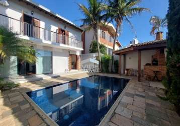 Vendo excelente casa em campinas bairro vila brandina com 4 quartos sendo duas suítes e piscina