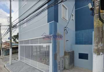 Condomínio na vila constância com 01 dorm, sala  de estar, cozinha, lavanderia (sem vaga)ótimo local