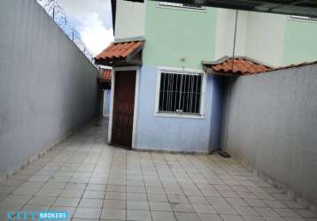 Casa com 2 quartos à venda na rua murilo mendes, --, parque piratininga, itaquaquecetuba por r$ 380.000