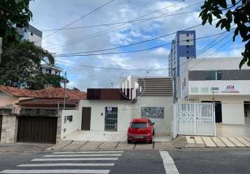 Casa para comércio ou clínica no centro