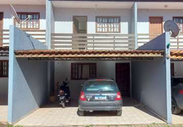 Cancelli - 2 quartos, sala, cozinha, lavabo, bwc, 2 vagas, a/c-108m²