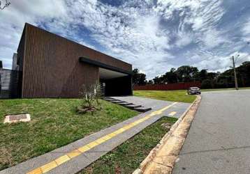 Casa 3 suítes à venda no condomínio fechado jardins bolonha em senador canedo / go.