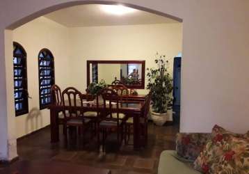 Lindo sobrado na vila ema com 208m² , 3 dormitórios ,1 com sacada,  sala espaçosa combinada com sala de jantar, cozinha , garagem com 5 vagas , churrasqueira.