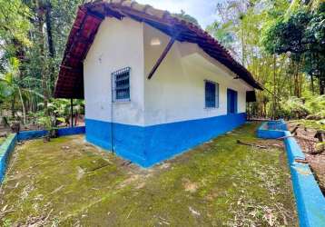 Chácara a venda em itanhaém, possui poço artesiano, casa de caseiro e arvores.