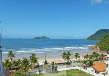 Cobertura duplex, com 3 suítes, frente mar na praia do tombo - guarujá/sp.