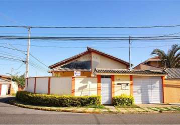 Encantadora casa no residencial das ilhas