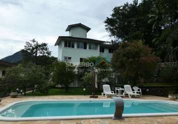 Casa de alto padrão, 5 suítes e piscina, quintal, terreno c/ 1580 m2, granja comary, alto, teresópolis, rj