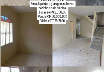 Casa duplex com 03 quartos no oiticica