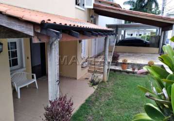 Sobrado de 240m²em condomínio fechado,  3 dormitórios, 2 suítes, 5 banheiros, 5 vagas em santana.