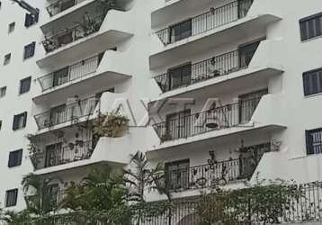 Apartamento com 4 dormitórios, sendo 1 suíte, 4 banheiros, 3 vagas de garagem e uma ampla sala