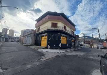 Prédio 2 andares, terreo salão comercial com renda, superior casa 3 dormitórios, 220m²