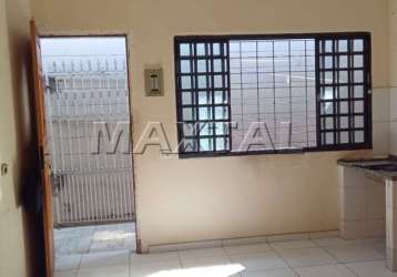 Apartamento para locação com um dormitório, sala conjugada e banheiro, medindo 35m².