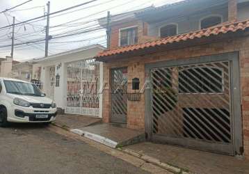 Sobrado à venda com 172m². com 3 dormitórios, 3 vagas, sacada e jardim. imirim.