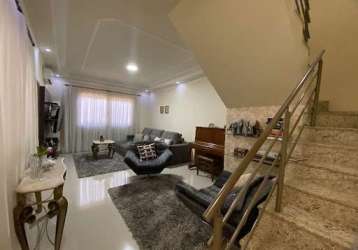 Sobrado excelente com 3 dormitórios sendo 01 suíte à venda, 175 m² por r$ 750.000 - jardim tóquio - maringá/pr