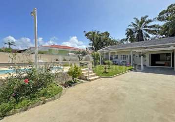 Casa à venda com piscina e 2 quartos em peruíbe, no bairro balneario continental