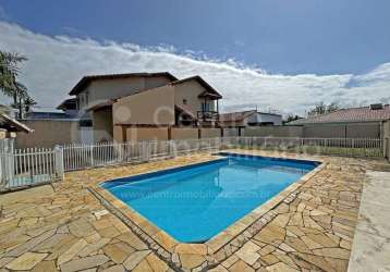 Casa à venda com piscina e 2 quartos em peruíbe, no bairro estancia sao jose