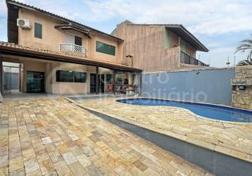 Casa à venda com piscina e 3 quartos em peruíbe, no bairro balneário casa blanca