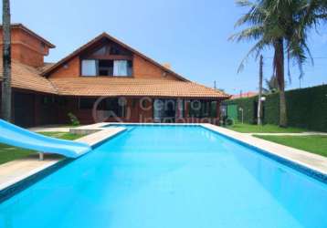 Casa à venda com piscina e 4 quartos em peruíbe, no bairro jardim ribamar