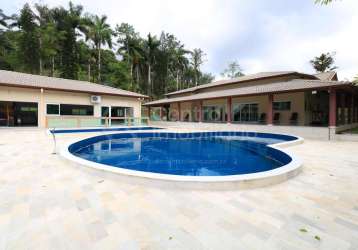 Casa à venda com piscina e 6 quartos em peruíbe, no bairro bananal