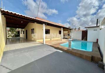 Casa à venda no conjunto satélite com 3 quartos sendo 1 suíte, piscina e churrasqueira - pitimbu, natal-rn.