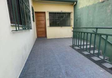 Alugue agora uma casa na penha de frança, são paulo-sp! 3 quartos, 1 suíte, sala e 2 banheiros em 80m² de área!