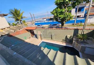 Linda casa mobiliada com piscina na praia com 4 dormitorios.