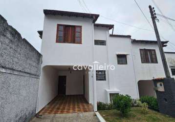 Casa duplex com 2 dormitórios à venda, 103 m² por r$ 370.000 - centro - maricá/rj