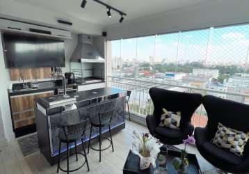 Lindo apartamento com varanda gourmet