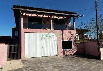 Sobrado com 3 dormitório, 137m², à venda em bal. barra do sul - centro