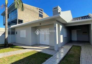 Casa com 2 quartos à venda na juvenal alves de oliveira, 670, senai, montenegro, 79 m2 por r$ 430.000