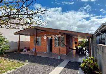 Casa com 2 quartos à venda na orion, 394, arco íris, capão da canoa, 90 m2 por r$ 350.000