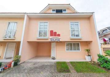 Lindo sobrado triplex mobiliado, em condomínio fechado no boqueirão.