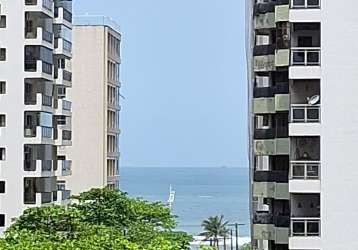 Excelente apartamento a venda na praia